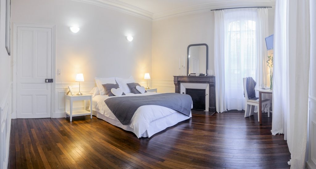 Chambre fil de lin disponible au fil de Troyes chambre d'hôtes dans l'aube